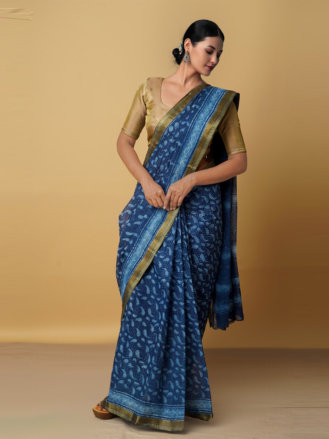 

Unnati Silks Navy Blue & Gold-Toned Ethnic Motifs Zari Pure Cotton Chanderi Saree