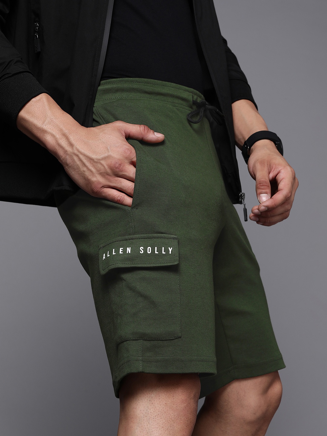 

Allen Solly Tribe Men Solid Cargo Shorts, Olive