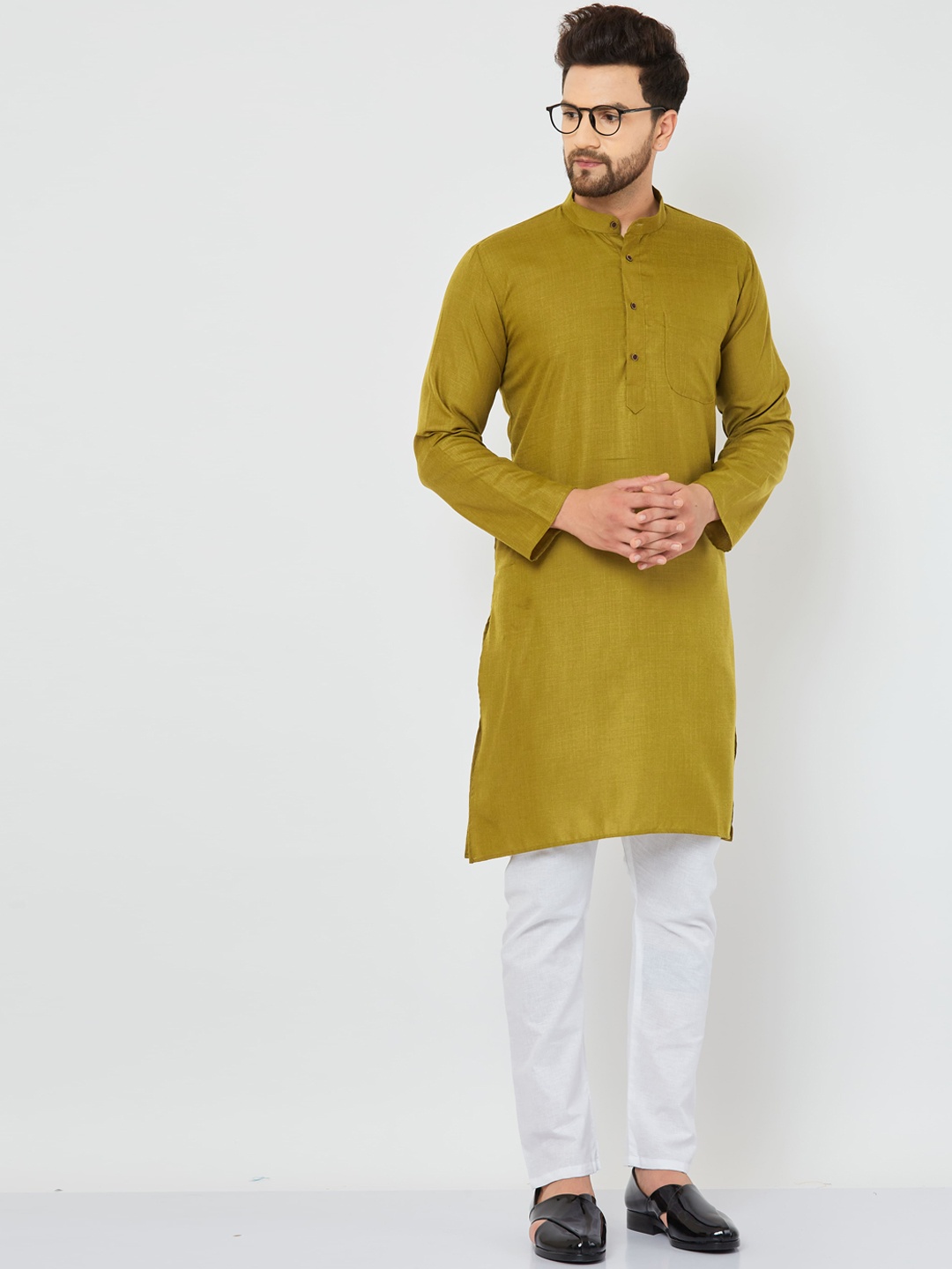 

Armaan Ethnic Men Green Solid Kurta