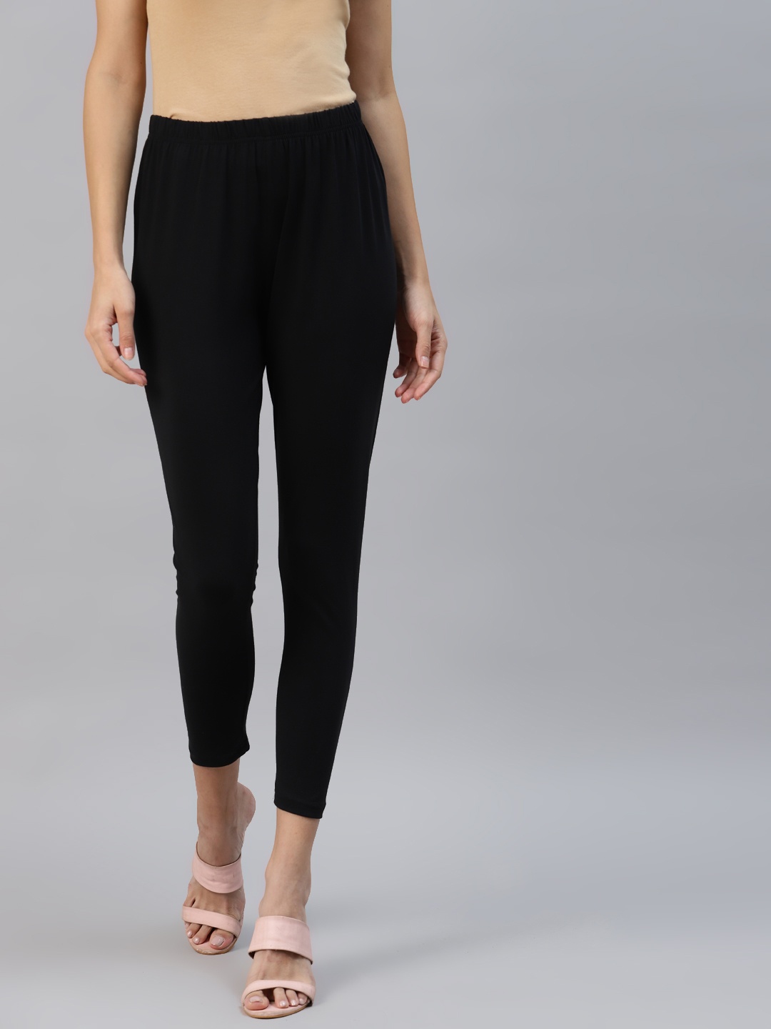 

Laabha Women Black Solid Ankle Length Leggings
