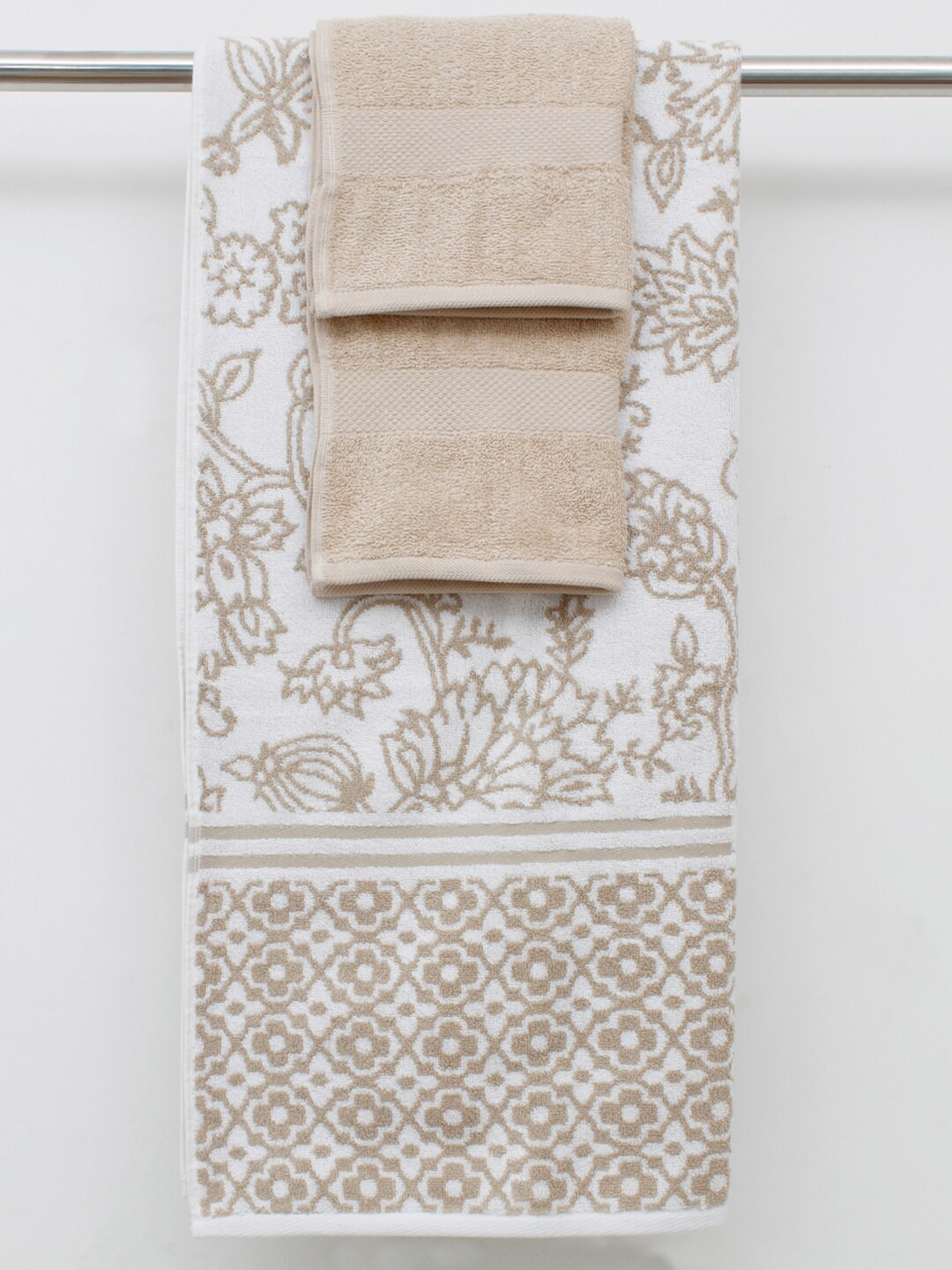 

AVI Living Set Of 3 Beige & White Printed Pure Cotton 550 GSM Towel Set