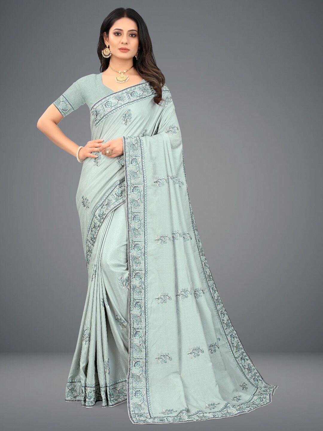 

GAJARAI Teal Floral Embroidered Silk Blend Banarasi Saree