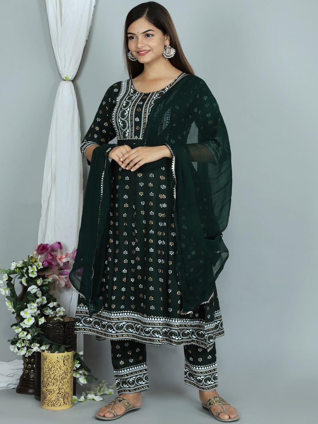 

Ziva Fashion Women Green Printed Empire Kurta Set With Dupatta