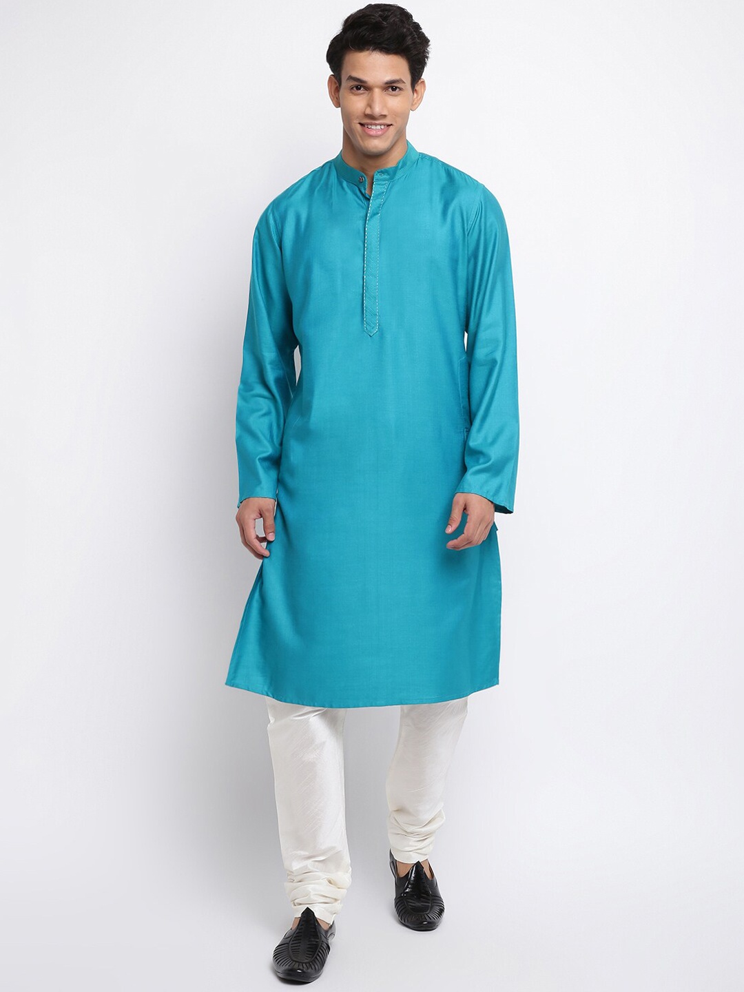 

Fabindia Men Blue Solid Straight Kurta