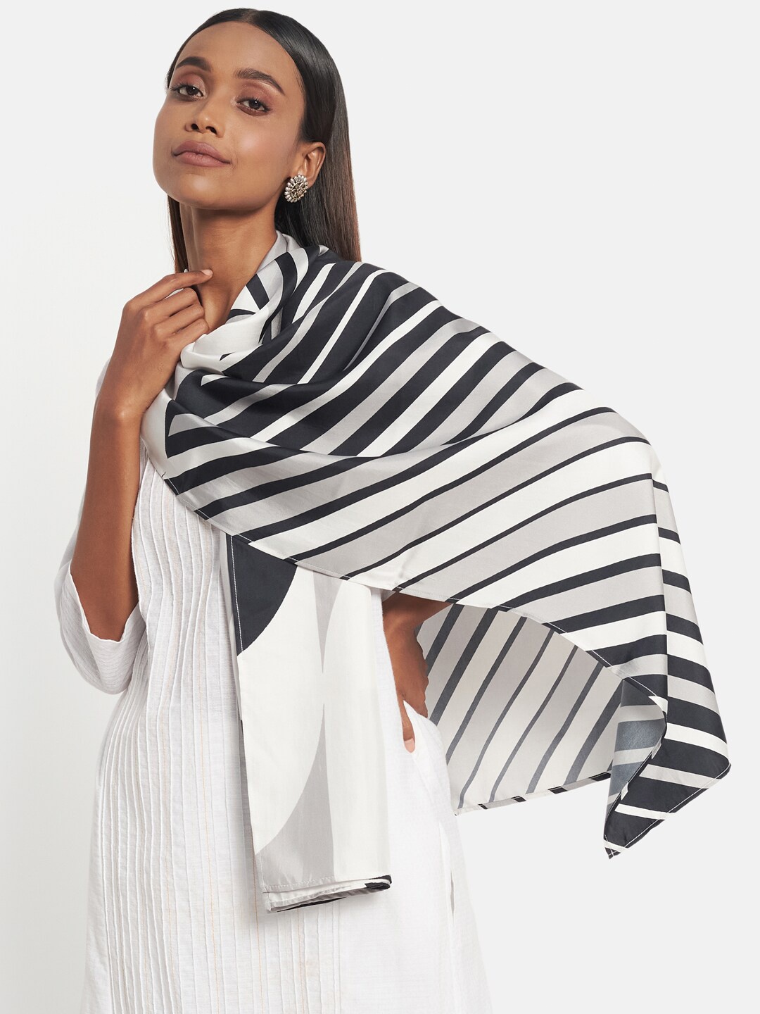 

Fabindia Women Black & White Striped Stole