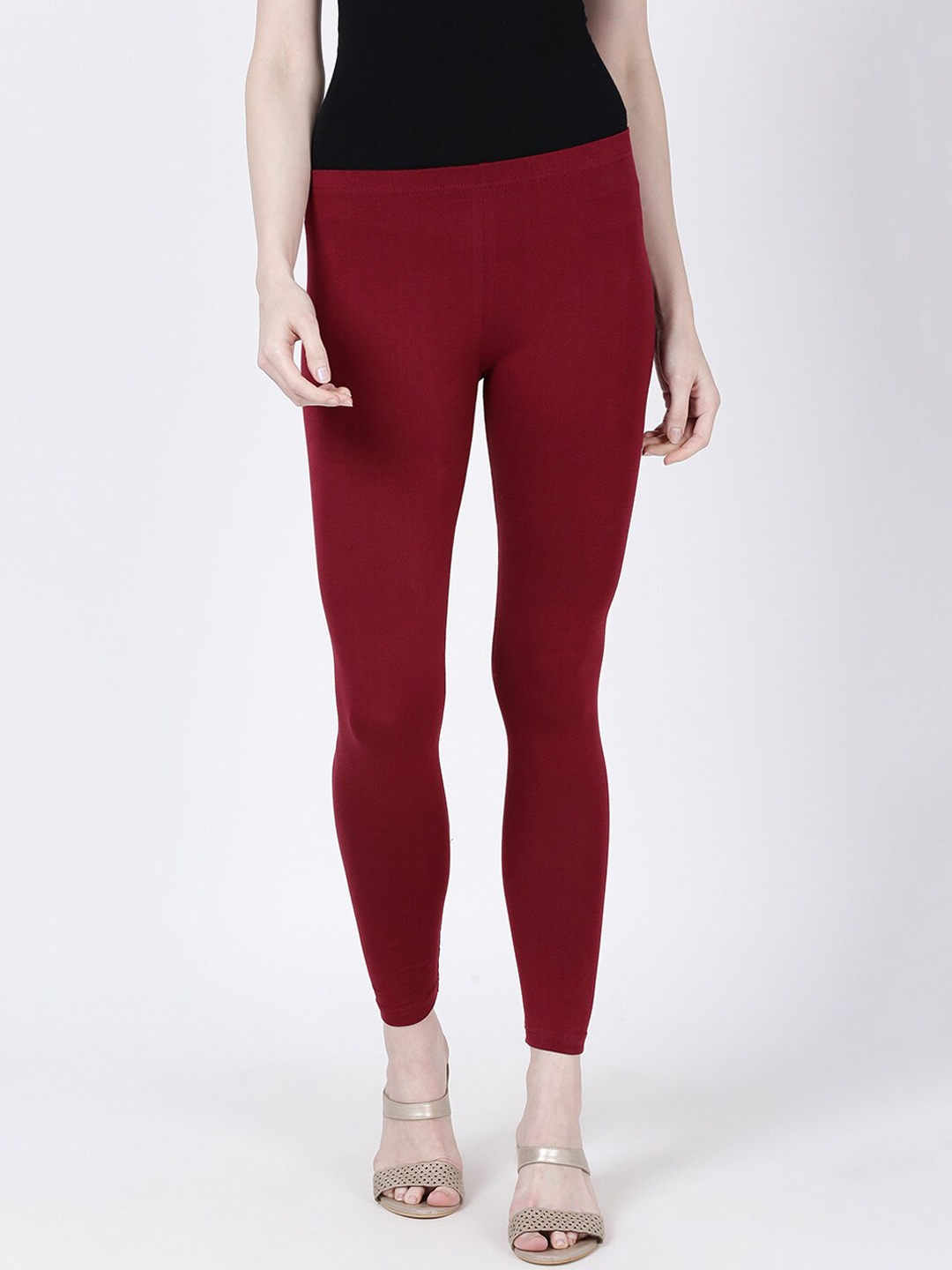 

Soch Women Maroon Solid Leggings