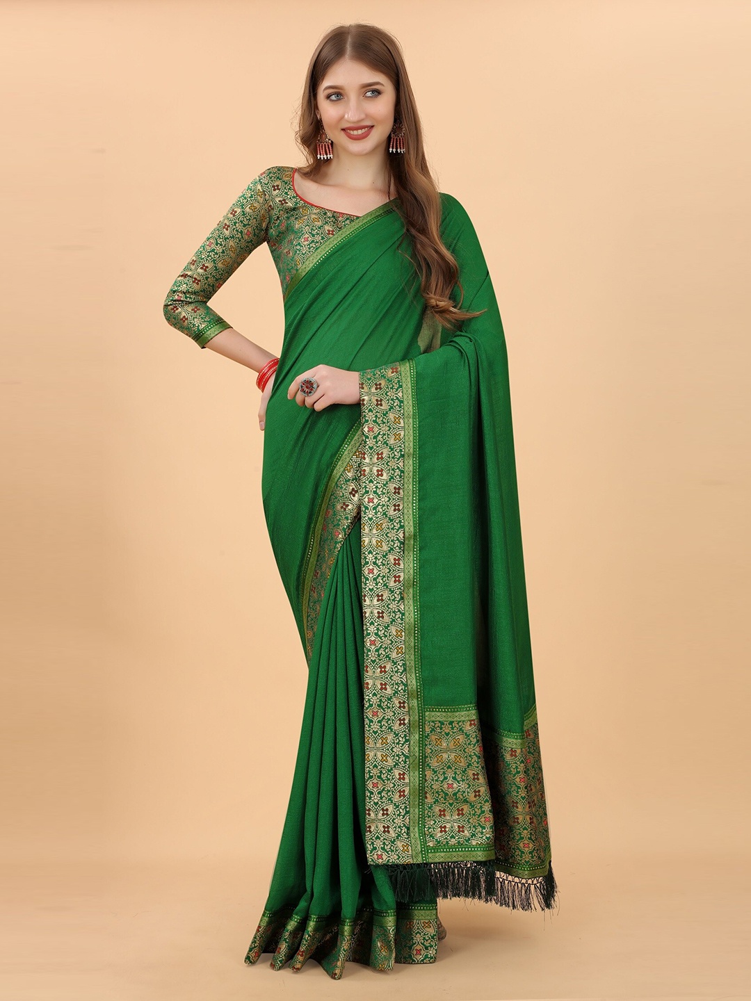

Grubstaker Green & Gold-Toned Zari Pure Silk Saree