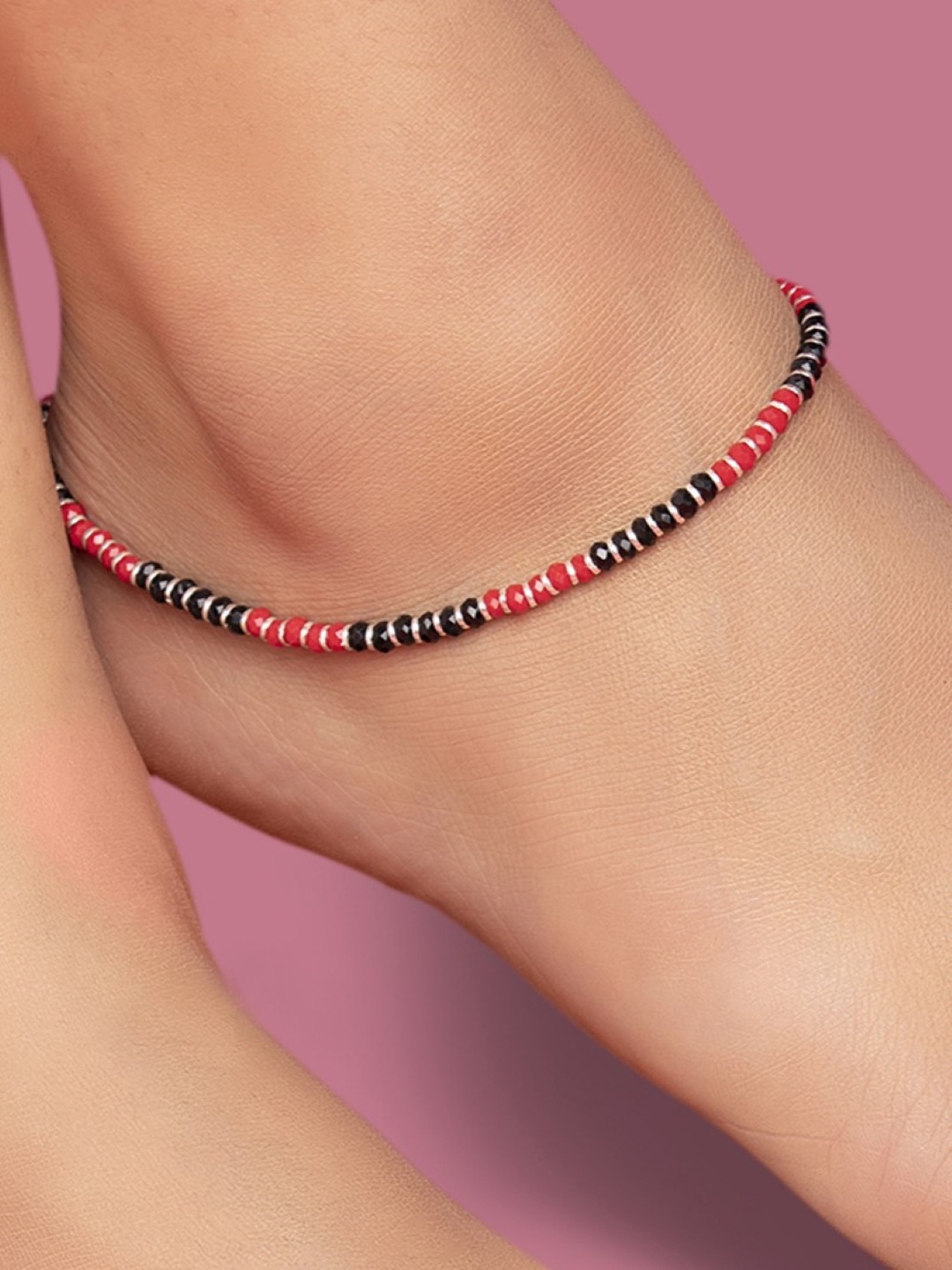 

Zavya Women Red & Black Artificial Beaded 92.5 Sterling Silver Anklet