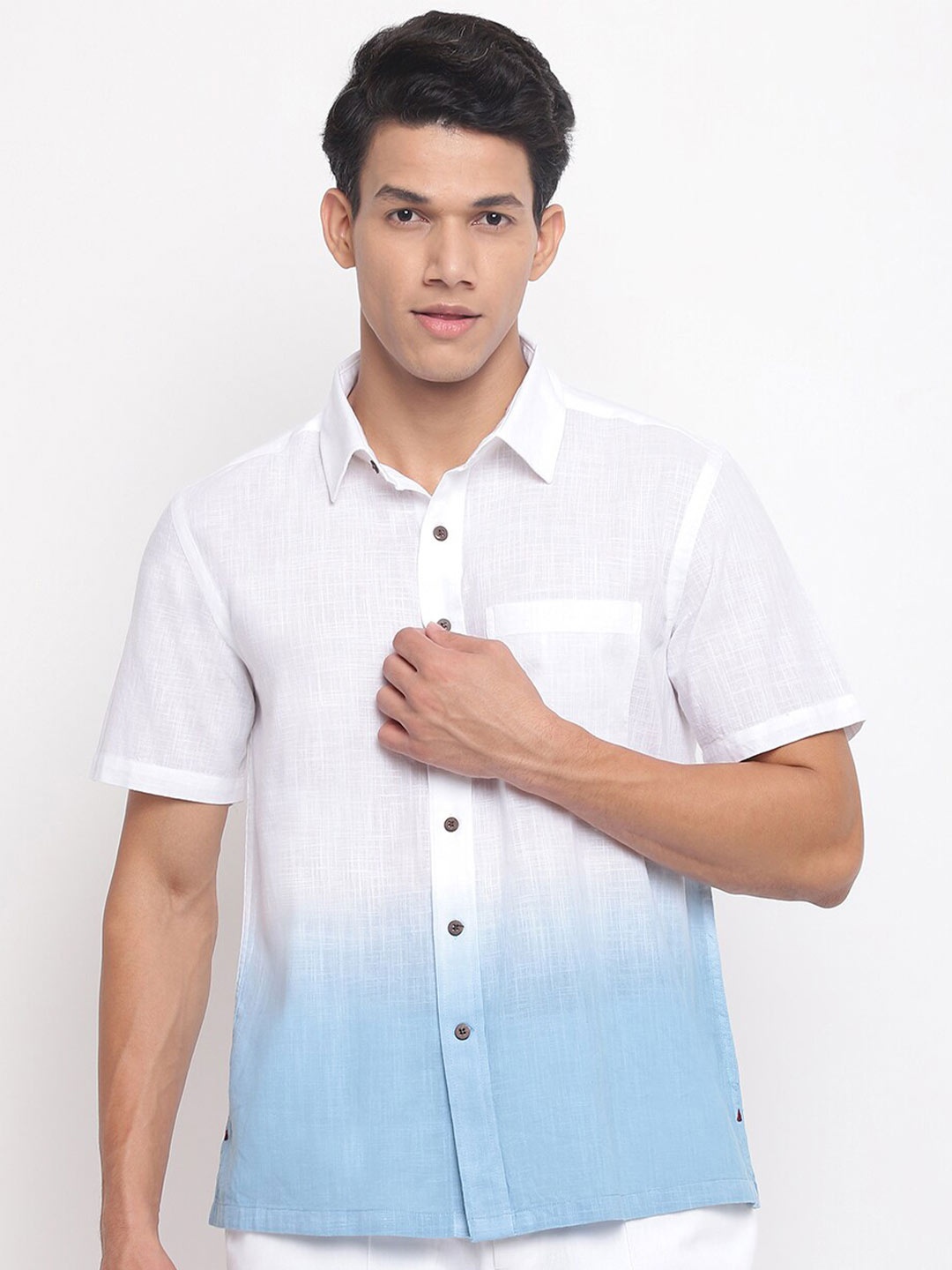 

Fabindia Men White Ombre Colourblocked Casual Shirt