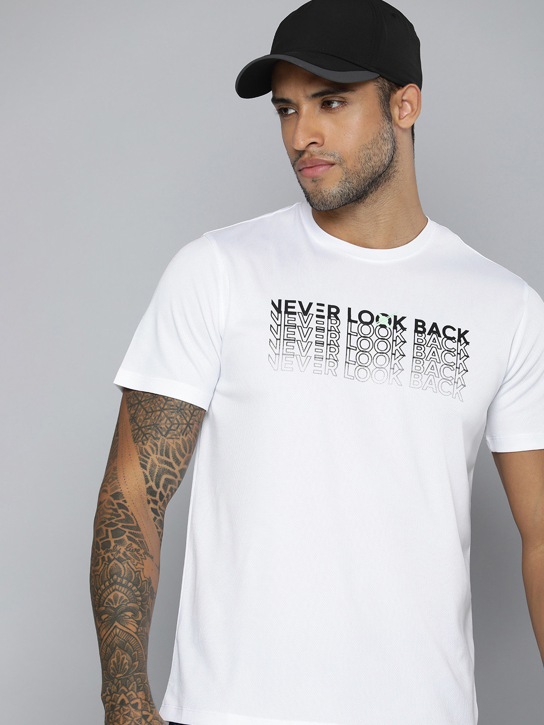 

HRX by Hrithik Roshan Men White & Black Typography Printed T-shirt