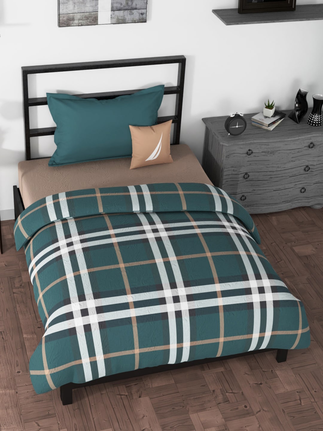 

Nautica Green & White Checked 120 GSM Pure Cotton Single Bed Quilt