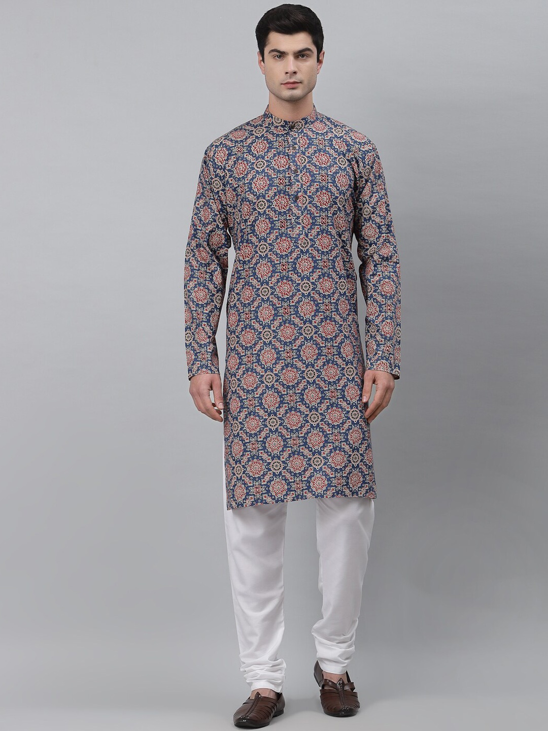 

NEUDIS Men Blue & Red Ethnic Motifs Printed Grandeur & Majestic Artwork Khadi Kurta