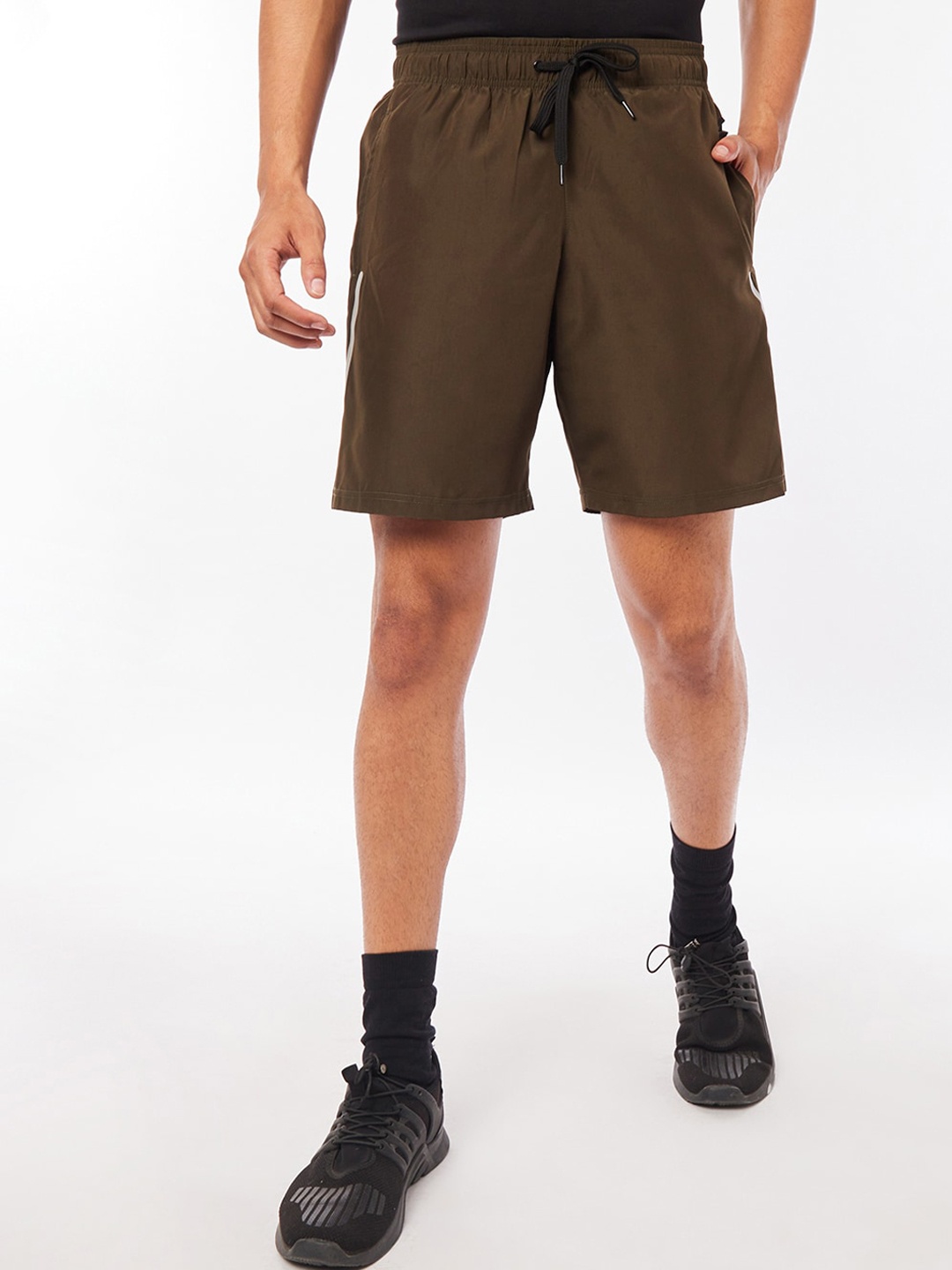

Bewakoof Men Green Shorts