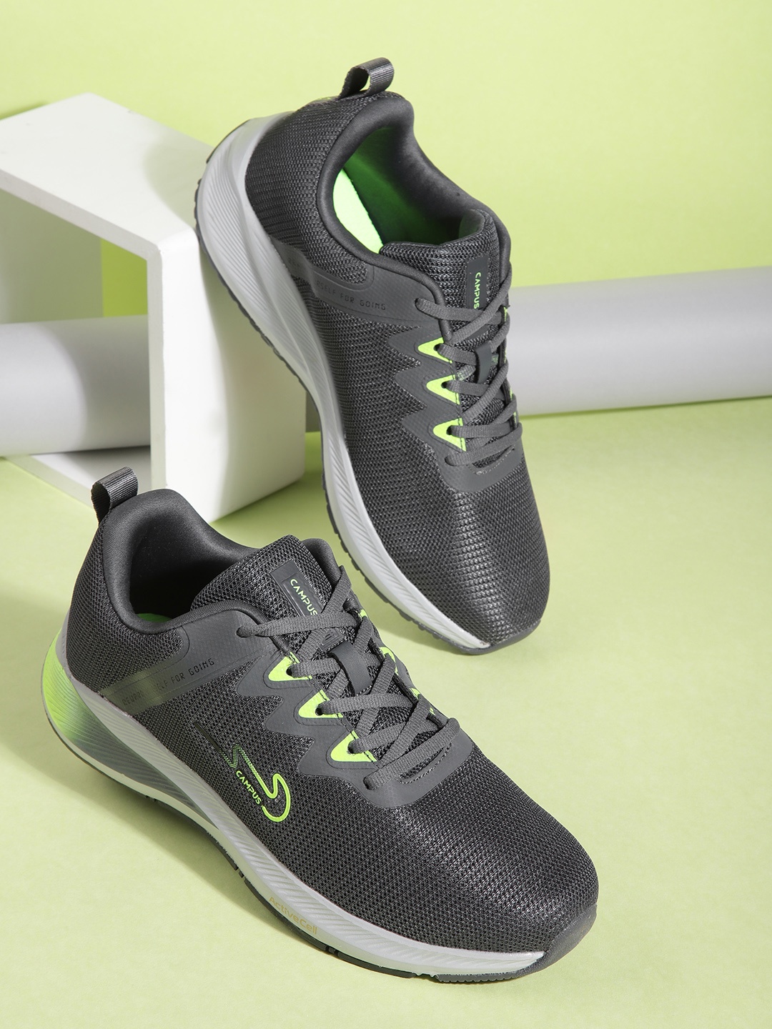 Campus Men Charcoal Grey Woven Design Running Shoes