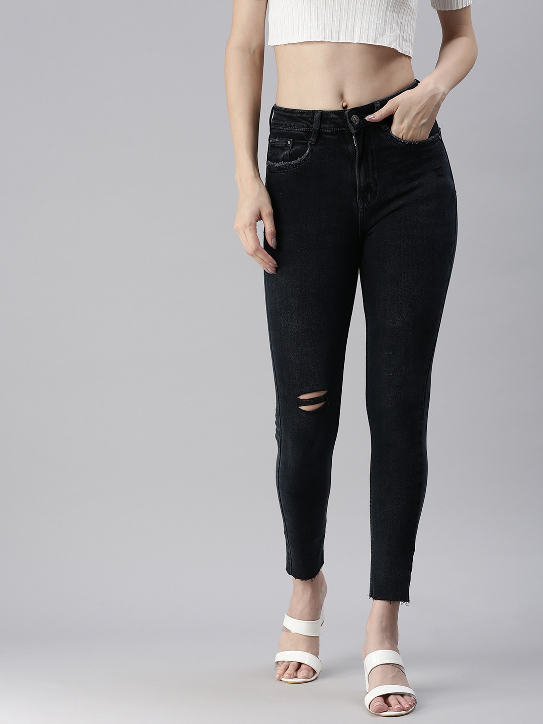 

SHOWOFF Women Charcoal Slim Fit High-Rise Mildly Distressed Stretchable Jeans