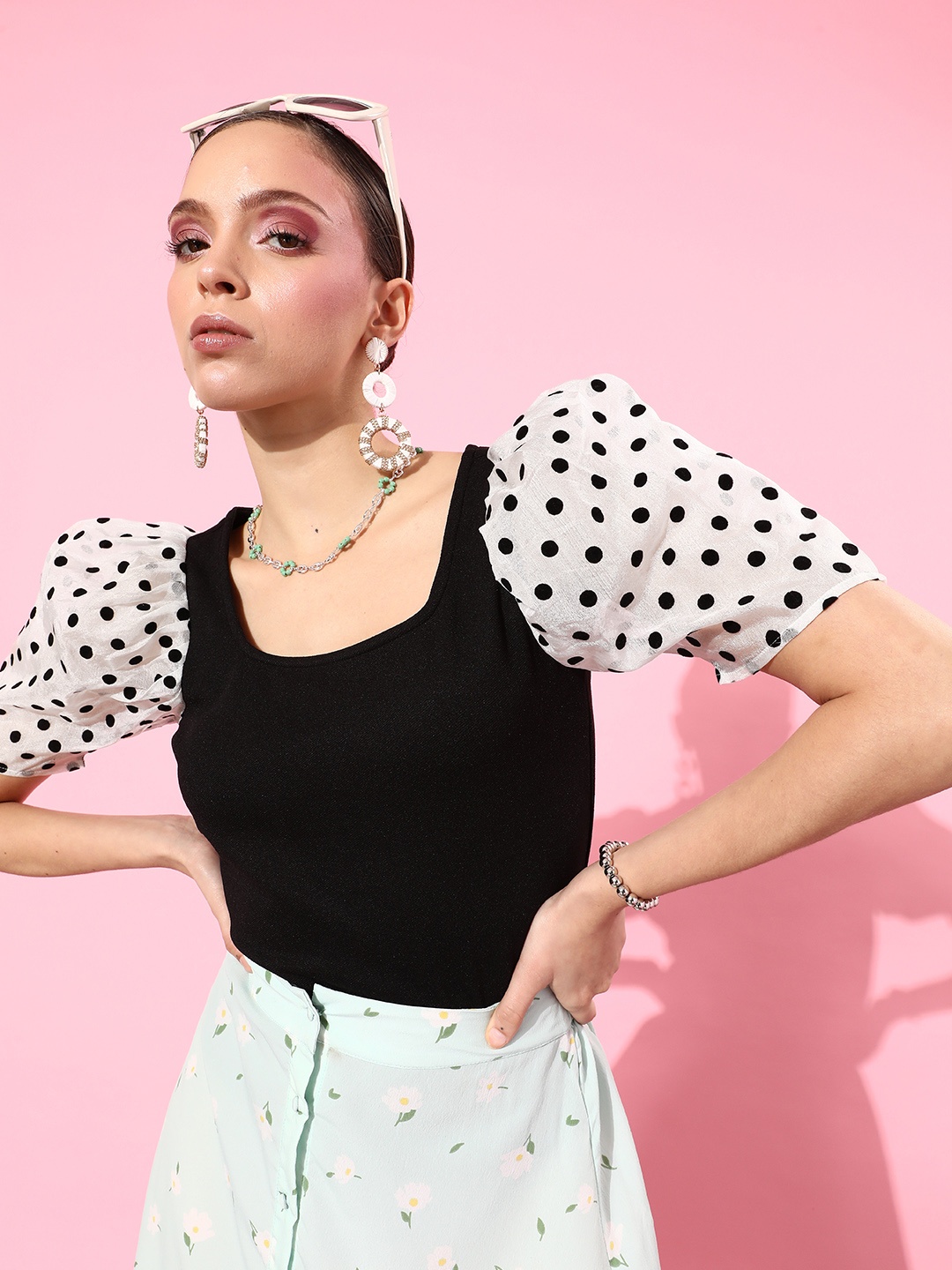 

Style Quotient Black Polka Dotted Vacay Attire