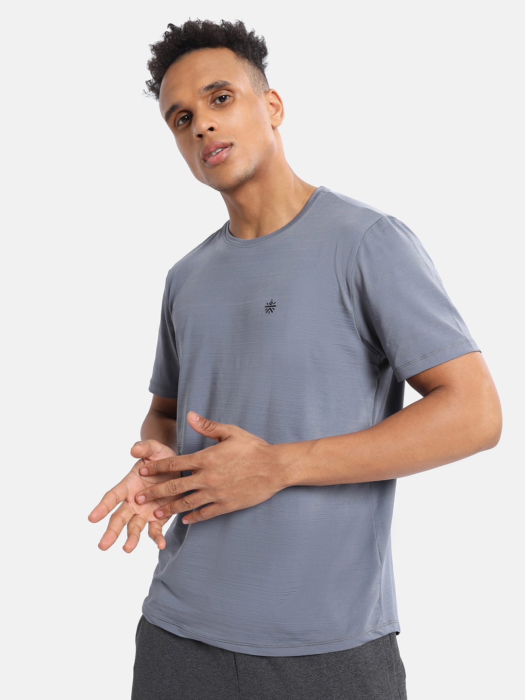 

Cultsport Men Grey Moisture Wicking T-shirt