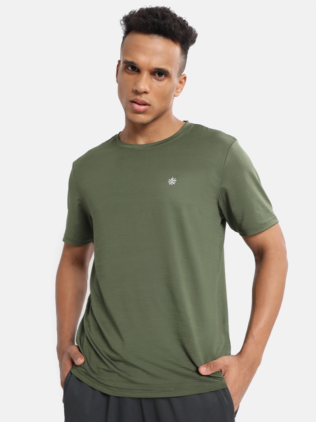 

Cultsport Men Olive Green Moisture Wicking T-shirt
