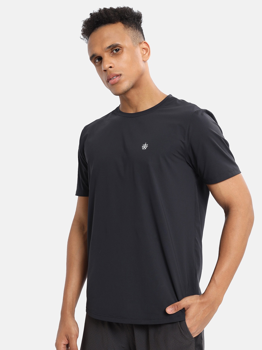 

Cultsport Men Black Moisture Wicking T-shirt