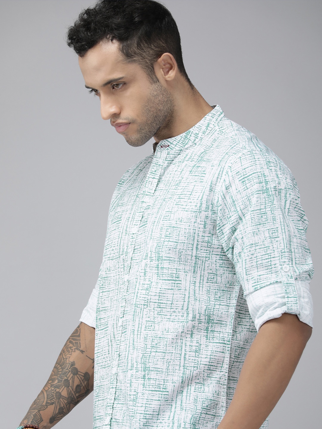 

Roadster Men White Pure Cotton Abstract Printed Casual Shirt