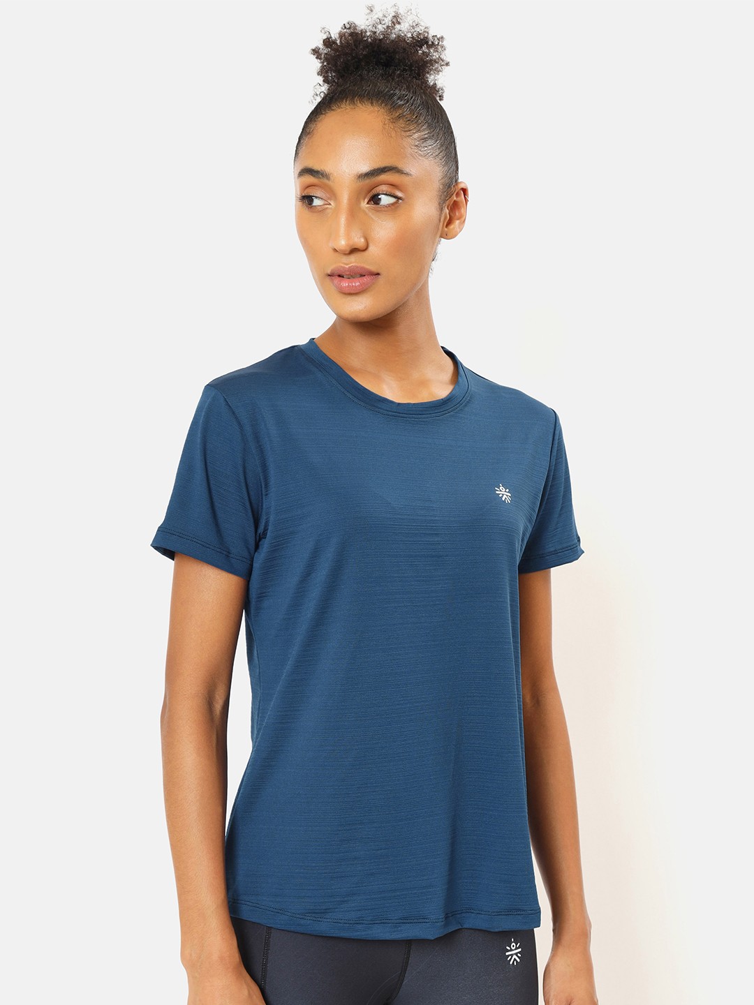 

Cultsport Women Teal Solid Active T-shirt With Logo