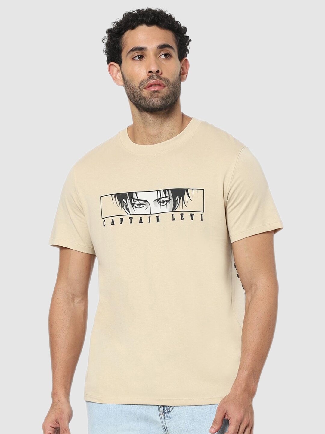 

Celio Men Beige Attack On Titan Printed T-shirt