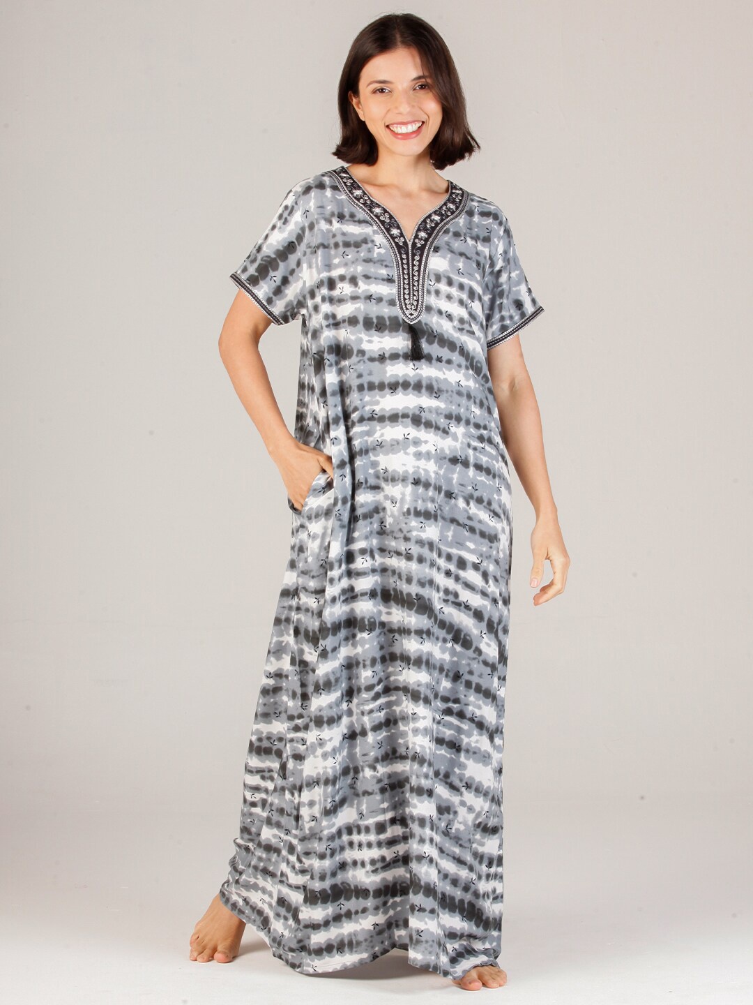 

evolove Grey Printed Maxi Nightdress