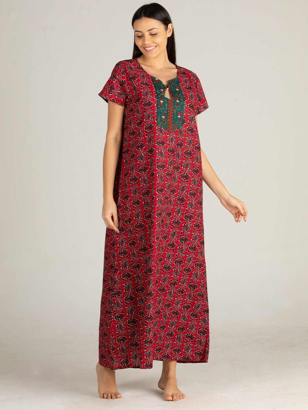 

evolove Red Printed Pure Cotton Maxi Nightdress