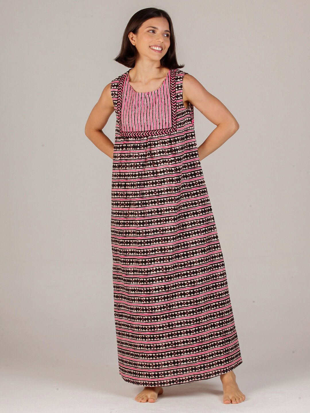 

evolove Pink Printed Pure Cotton Maxi Nightdress
