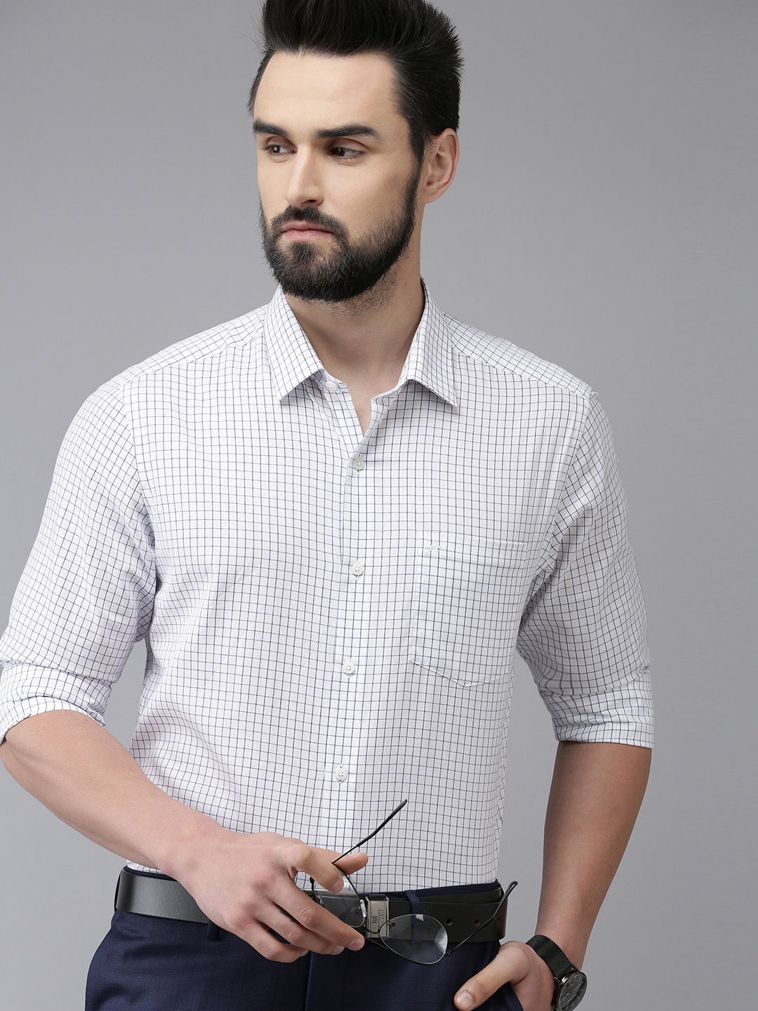 

Arrow Men White & Navy Blue Slim Fit Checked Pure Cotton Formal Shirt