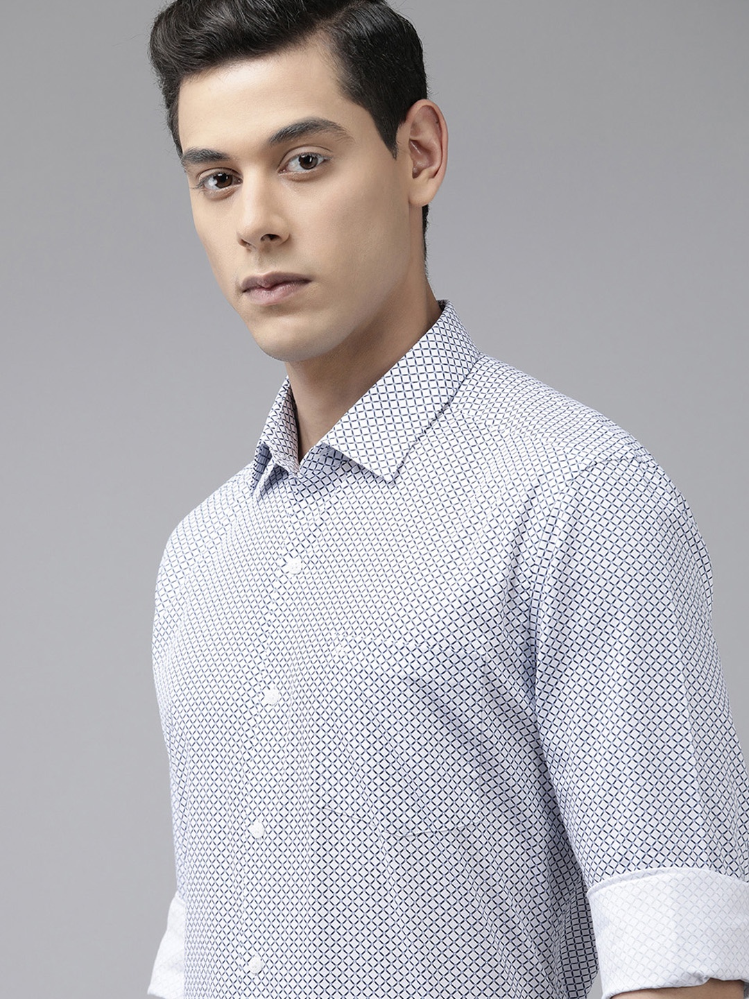 

Arrow Men White & Navy Blue Manhattan Slim Fit Printed Pure Cotton Formal Shirt