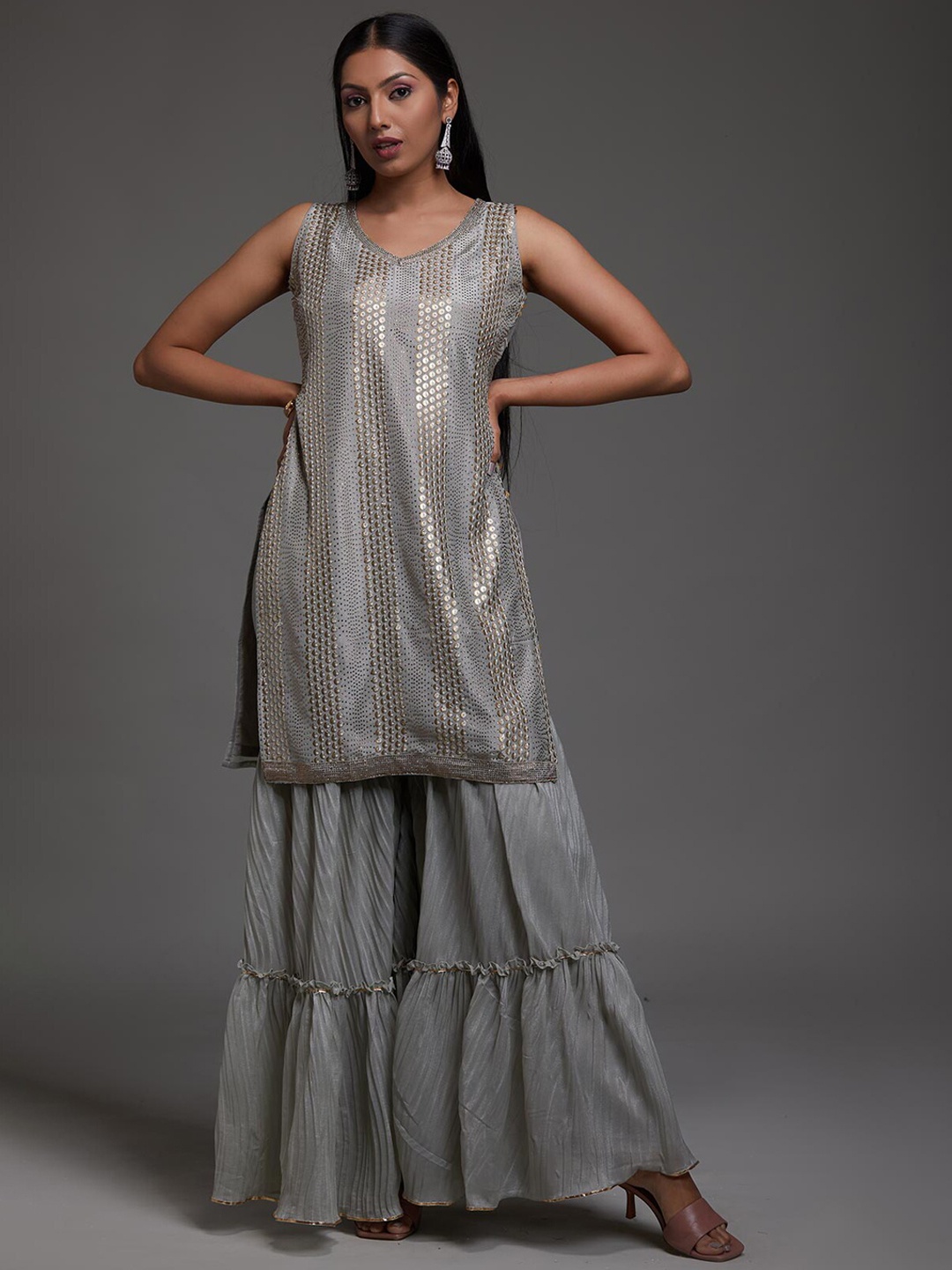 

Koskii Women Grey Embroidered Kurta Set With Dupatta