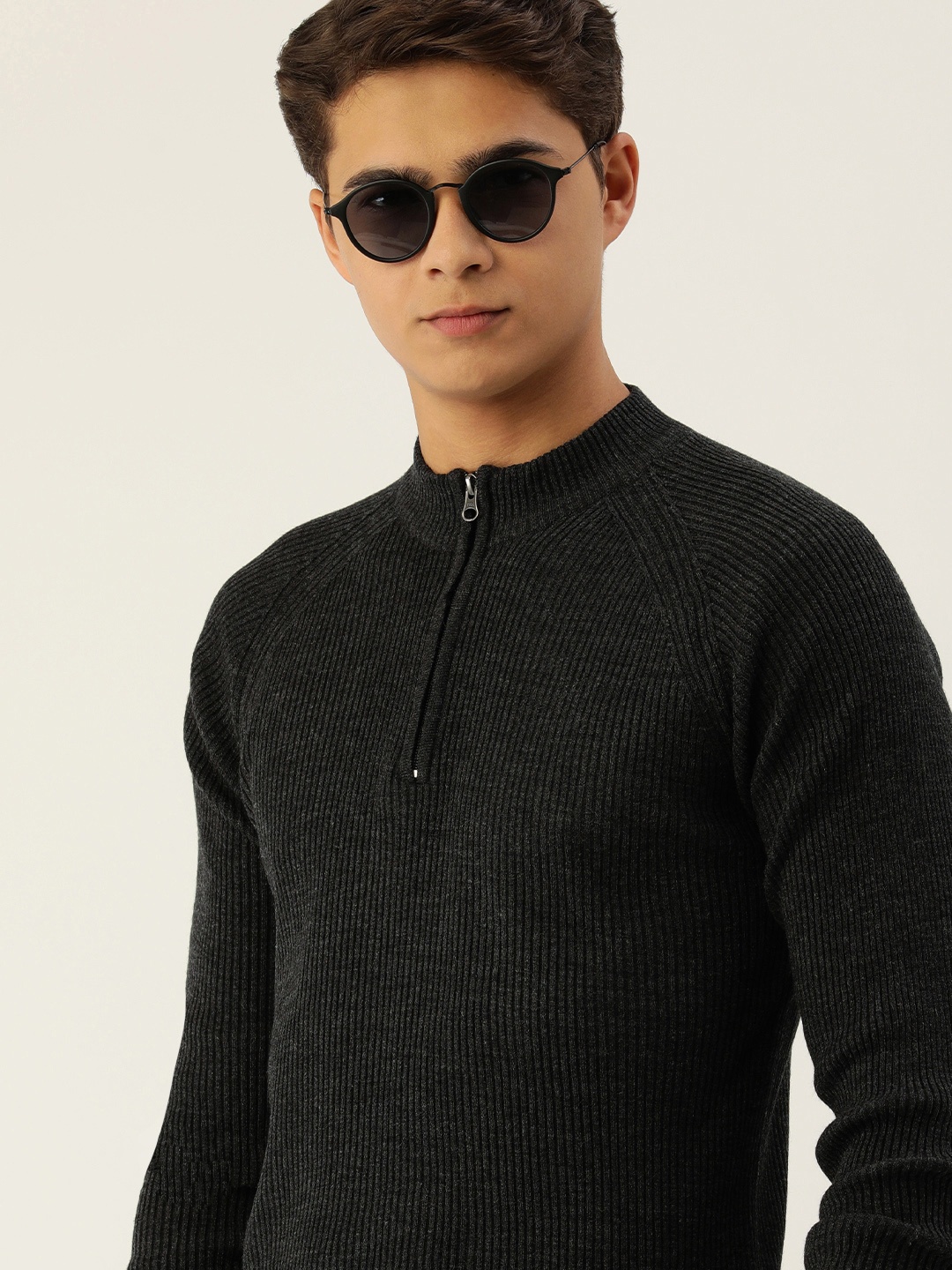 

PETER ENGLAND UNIVERSITY Men Black Ribbed Acrylic Pullover