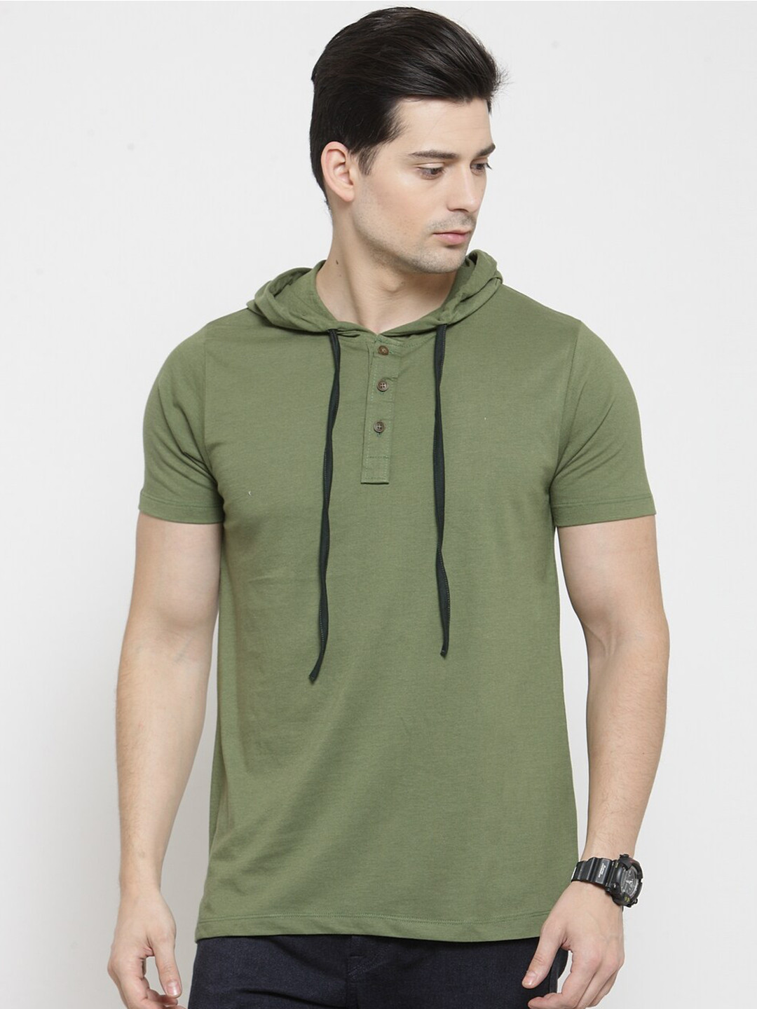 

Kalt Men Green Solid T-shirt