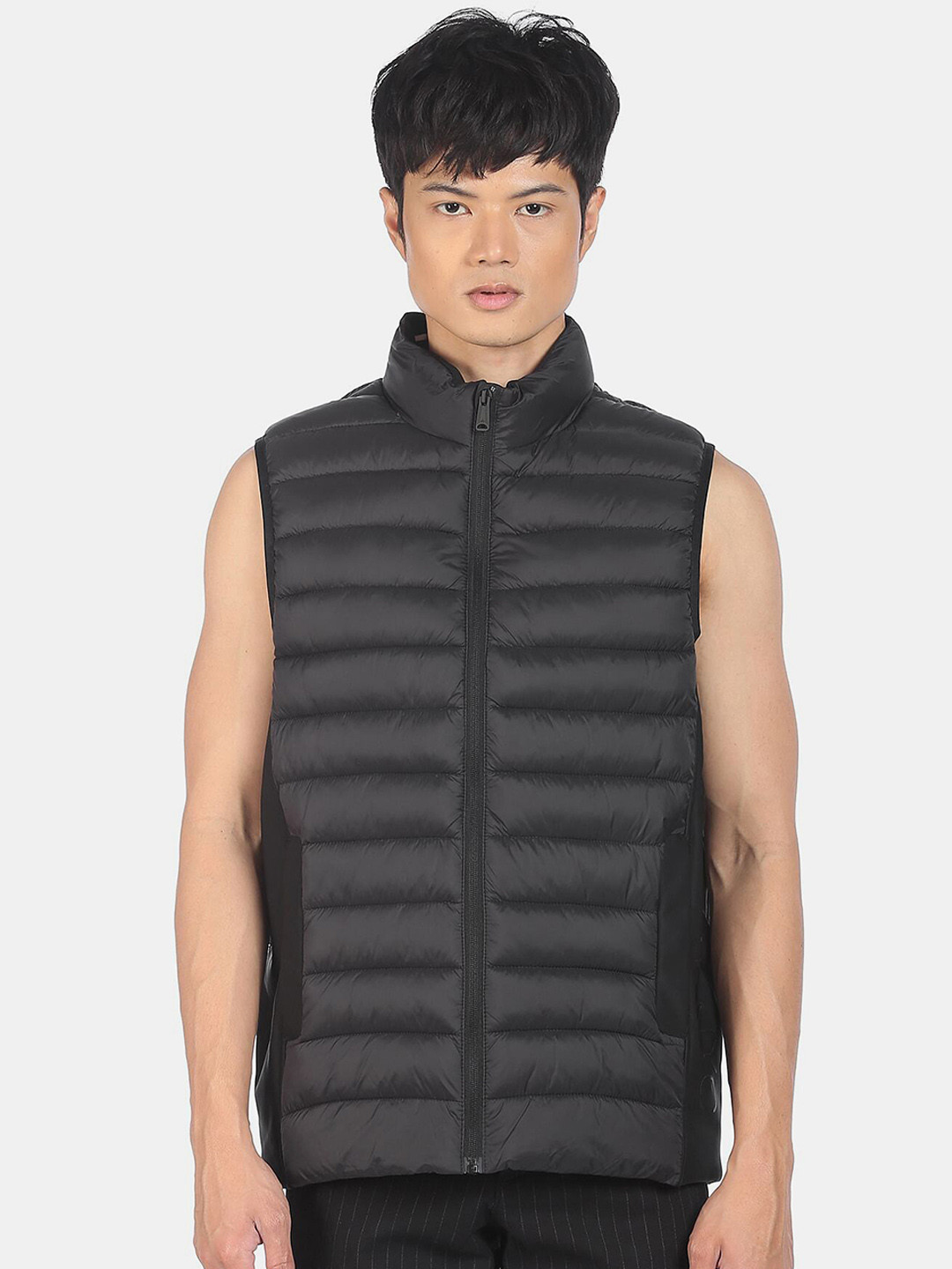 

Arrow Sport Men Black Training or Gym Puffer Jacket