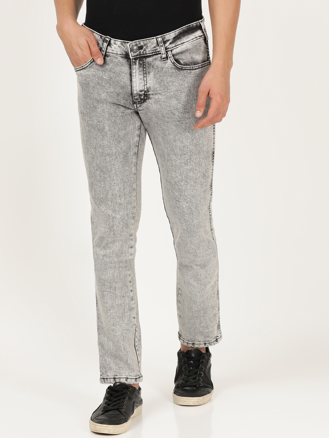 

Wrangler Men Grey Skanders Slim Fit Low-Rise Heavy Fade Stretchable Jeans