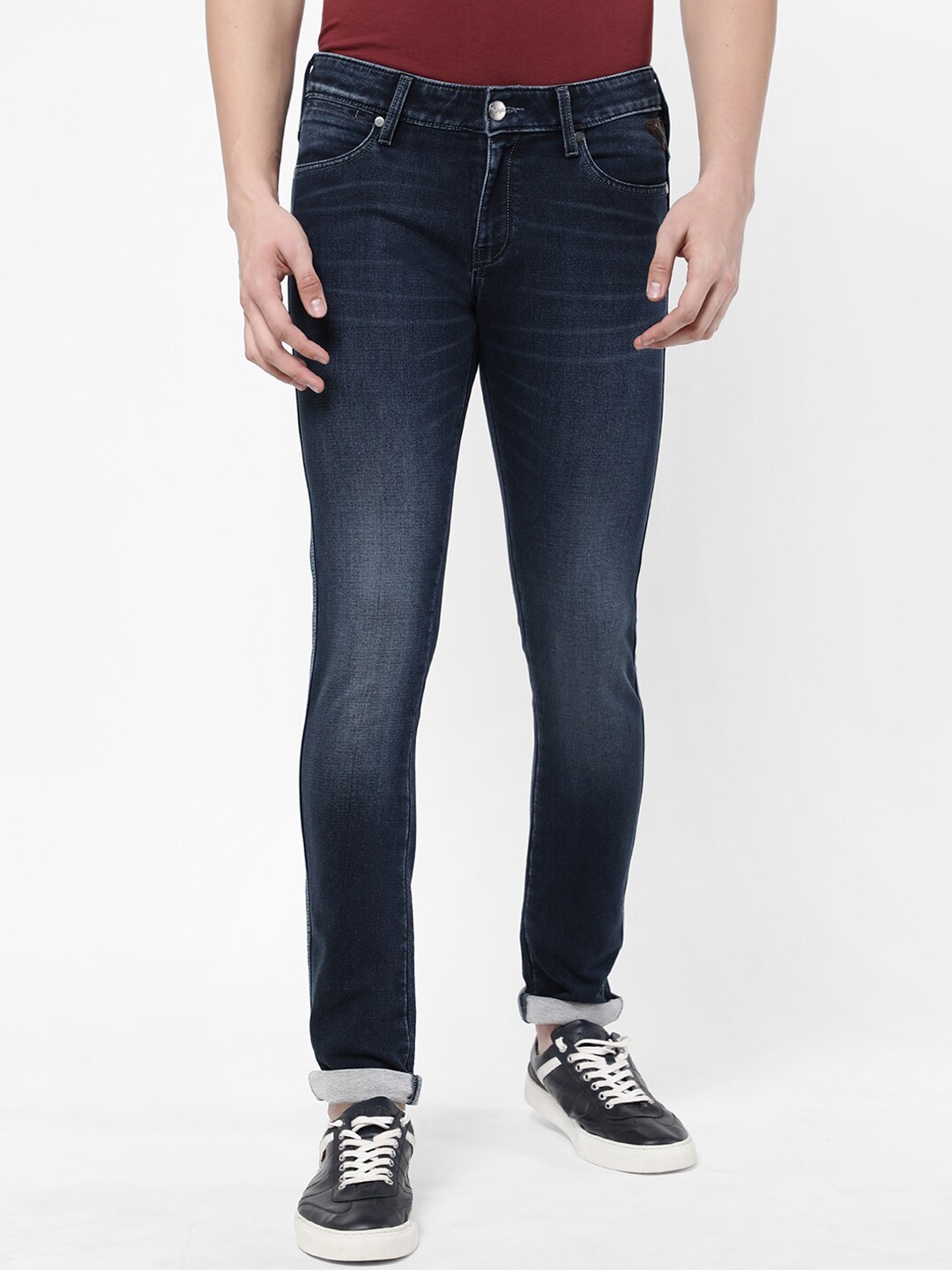 

Wrangler Men Blue Skanders Slim Fit Low-Rise Light Fade Stretchable Jeans
