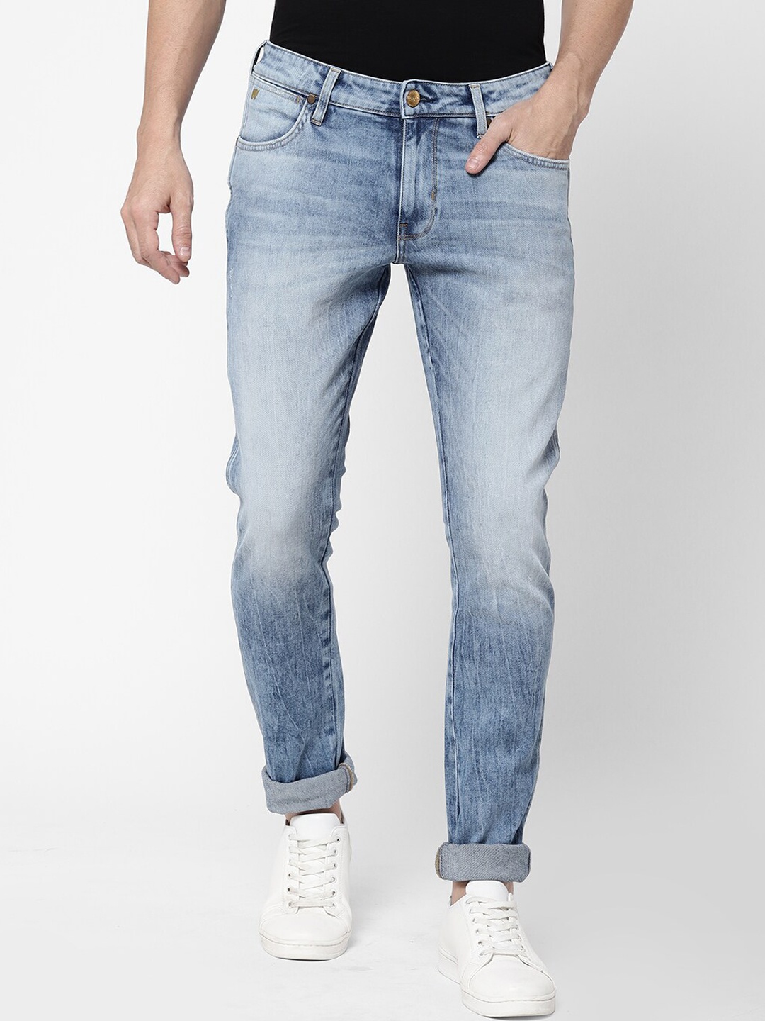

Wrangler Men Blue Skanders Slim Fit Low-Rise Heavy Fade Stretchable Jeans