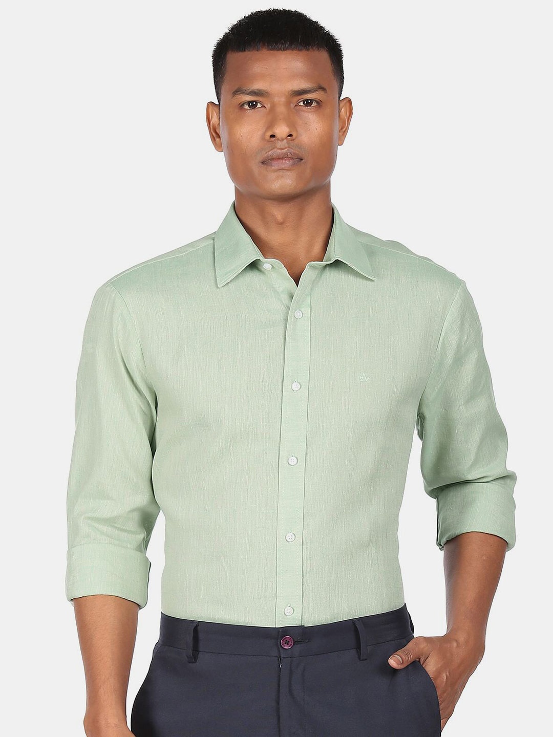 

Arrow Men Solid Light Green Cotton Formal Shirt