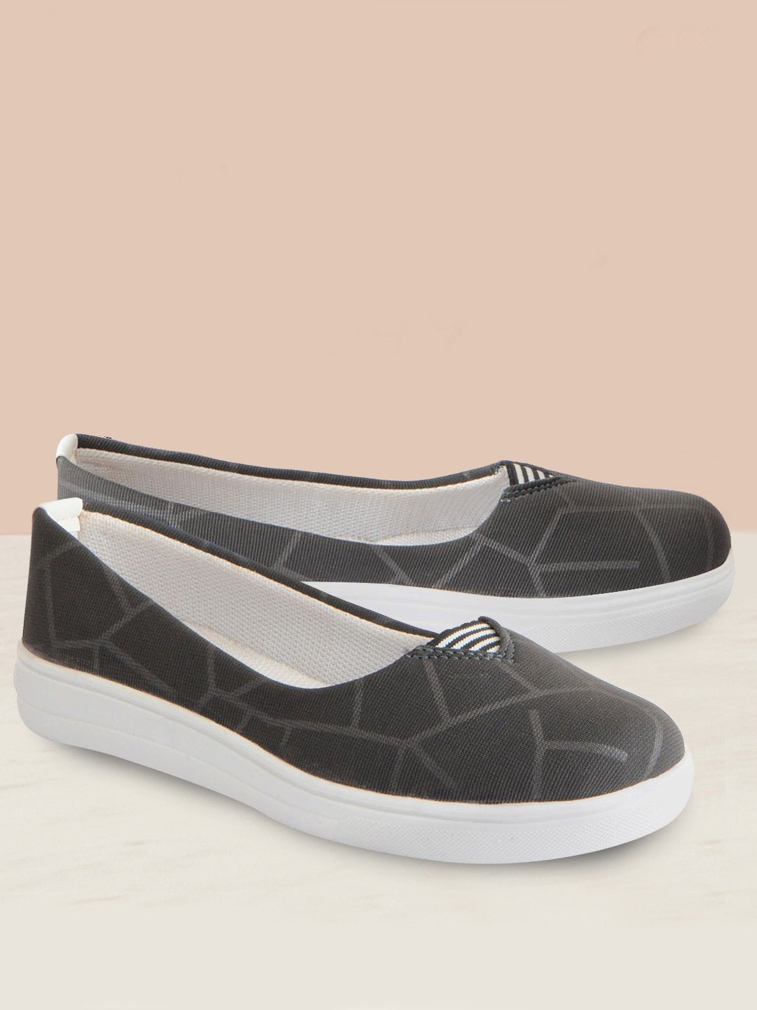 

FAUSTO Women Grey Printed Ballerinas Flats