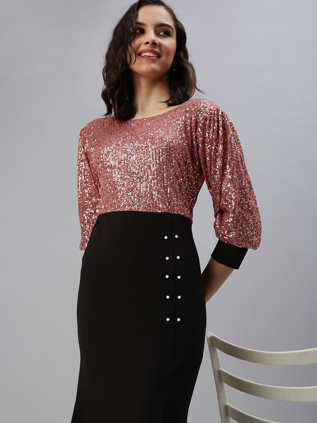 

SHOWOFF Black & Peach-Coloured Embellished Mermaid Sequin Bodycon Dress