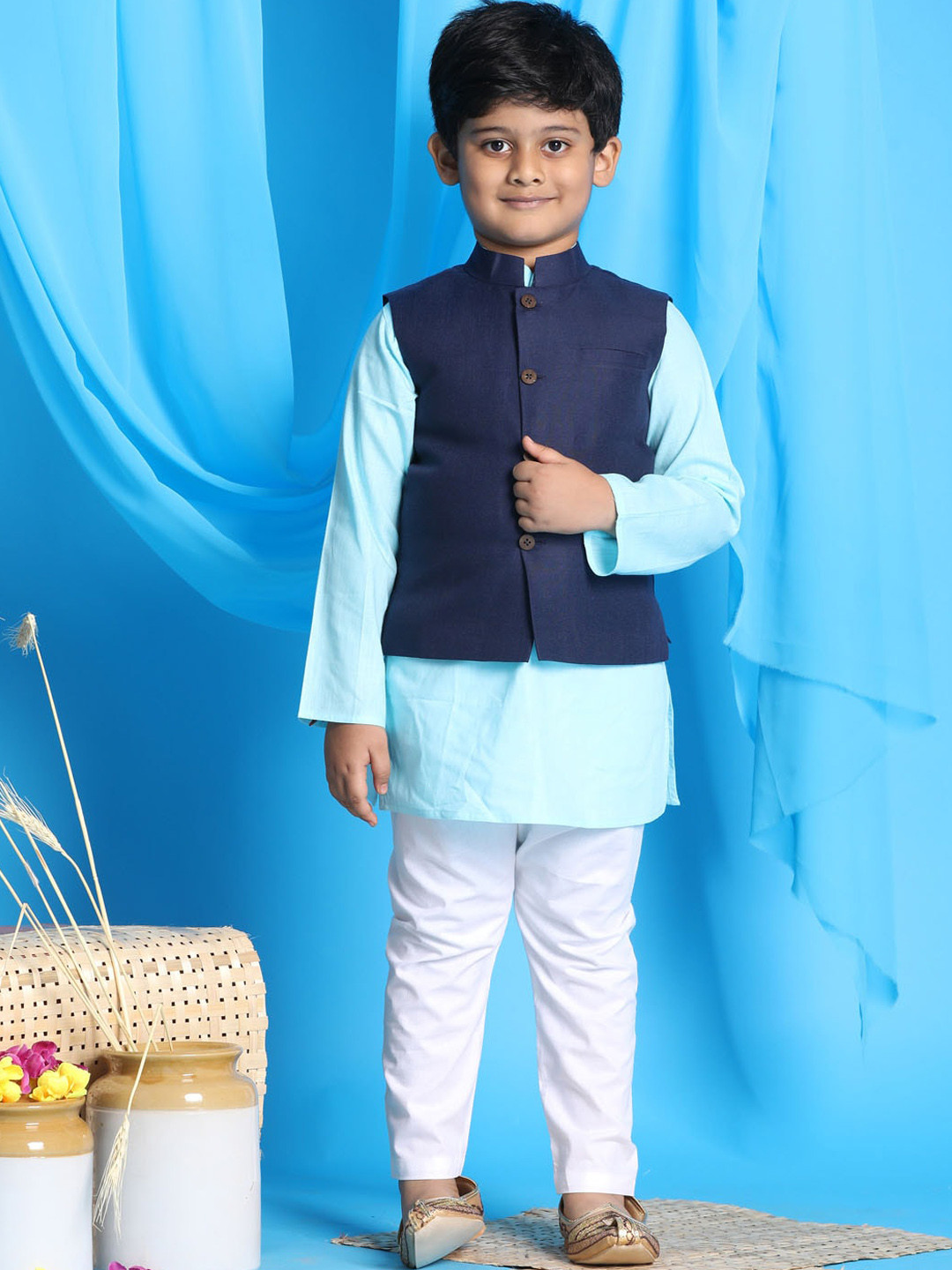 

VASTRAMAY Boys Blue Kurta with Salwar