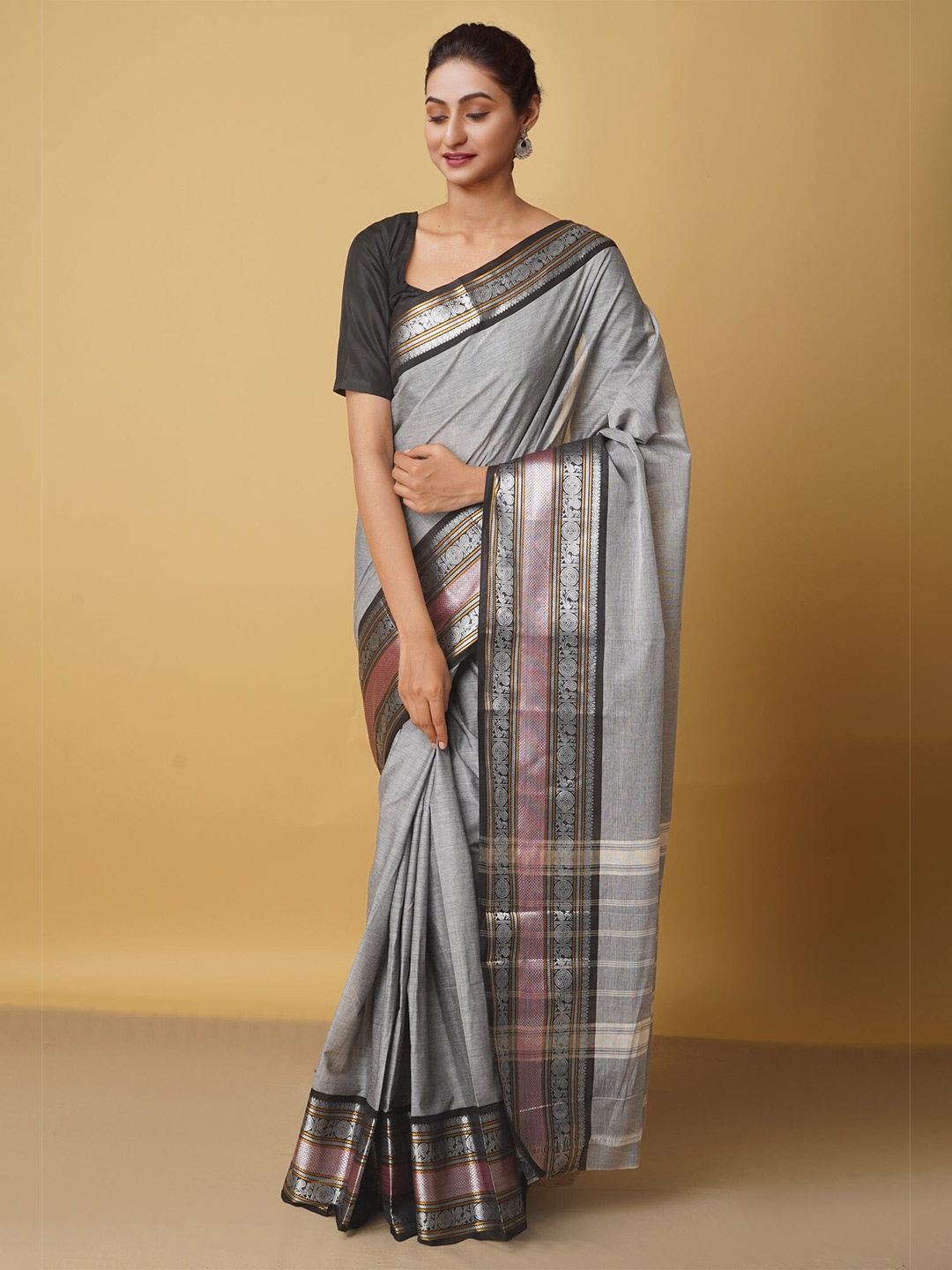 

Unnati Silks Grey & Black Woven Design Pure Cotton Chettinad Saree