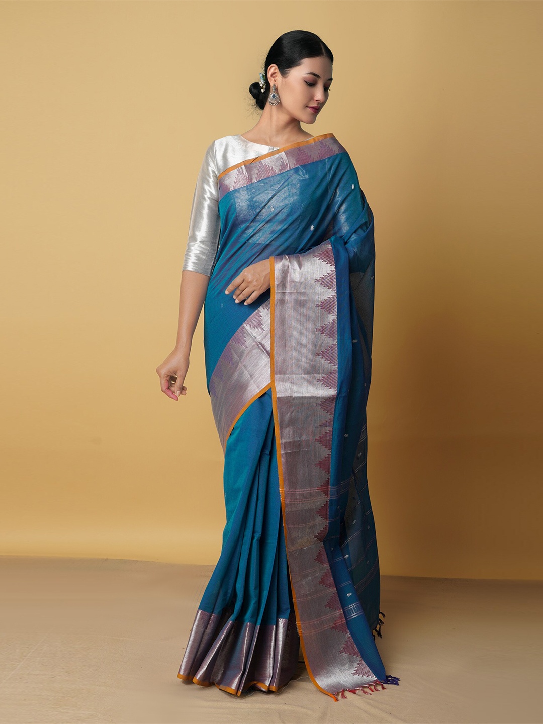 

Unnati Silks Blue & Silver-Toned Woven Design Pure Cotton Chettinad Saree