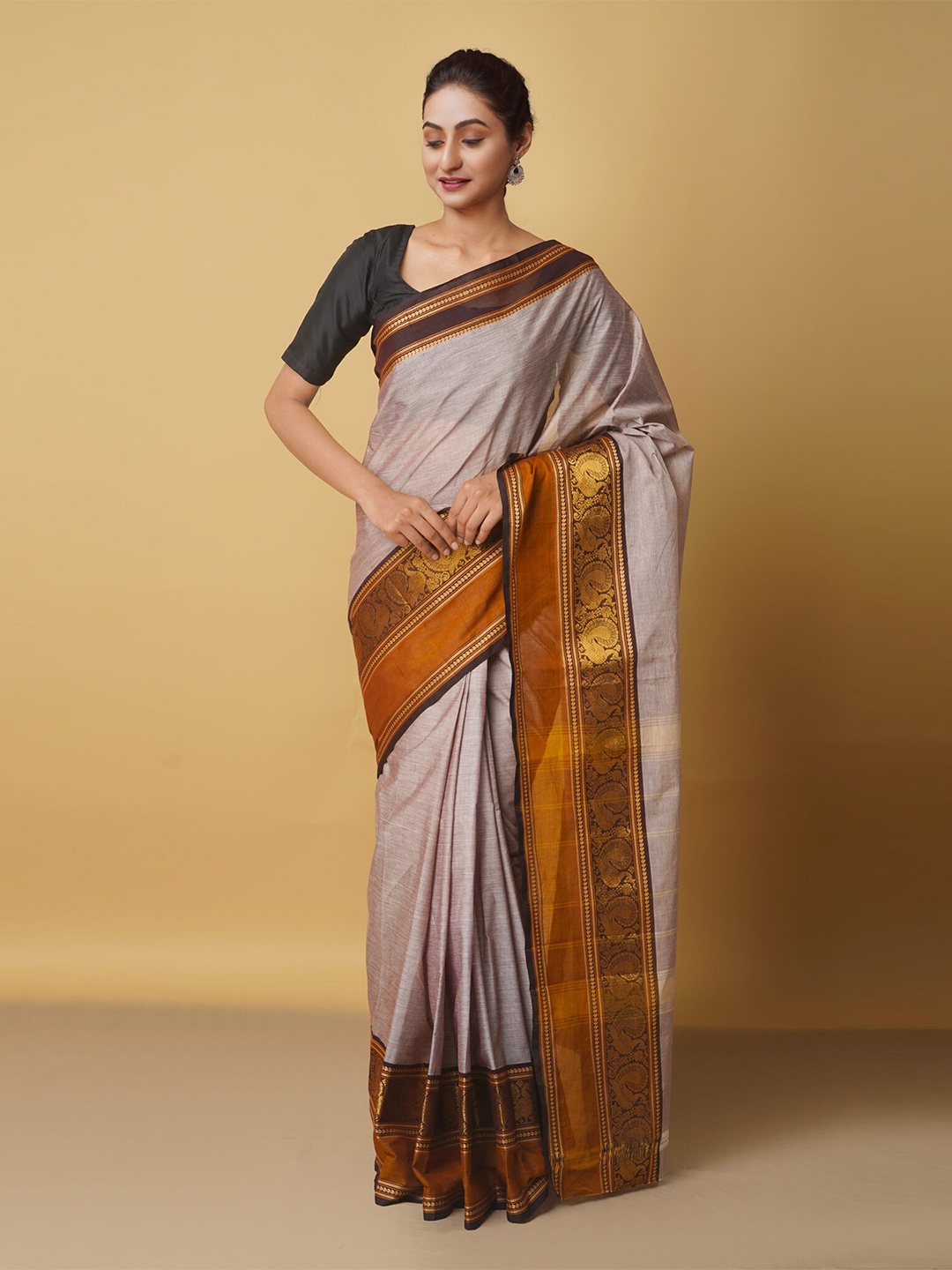 

Unnati Silks Grey & Black Woven Design Pure Cotton Chettinad Saree