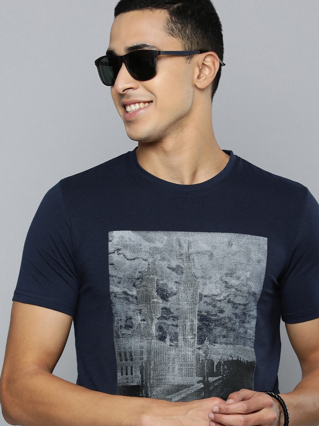 

Lawman pg3 Men Blue Graphic Printed Slim Fit Casual T-shirt