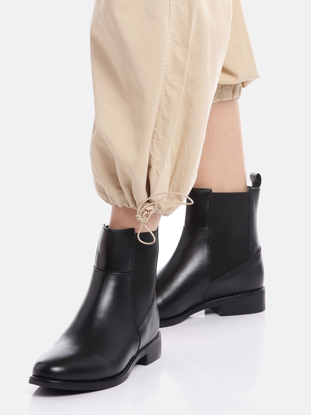 

Mast & Harbour Mast & Harbour Women Black Solid Mid-Top Chelsea Boots