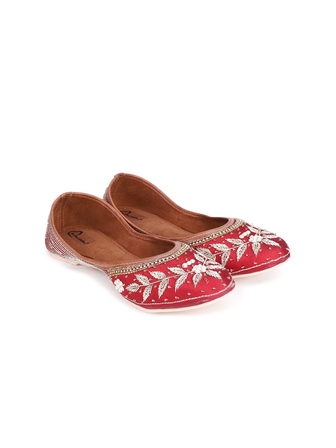 

The Desi Dulhan Women Red Printed Ethnic Mojaris Flats