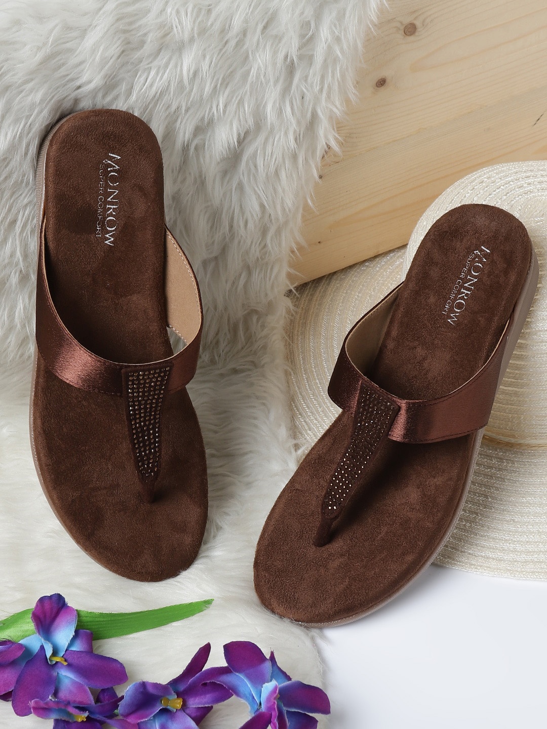 

Monrow Women Copper-Toned T-Strap Flats