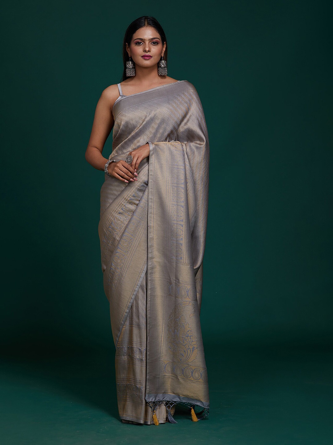 

Koskii Grey & Gold-Toned Woven Design Zari Art Silk Saree